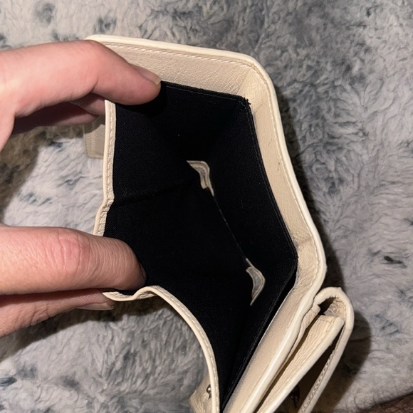 🗣️🔥Balenciaga Mini Papier Tri-Fold wallet! Super dope Women’s or Men’s Wallet - Picture 9 of 12